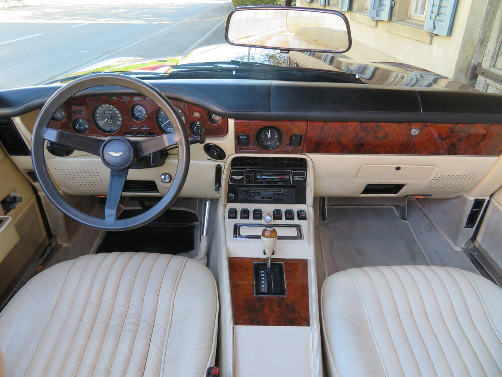 Aston Martin V8 Volante Cabriolet