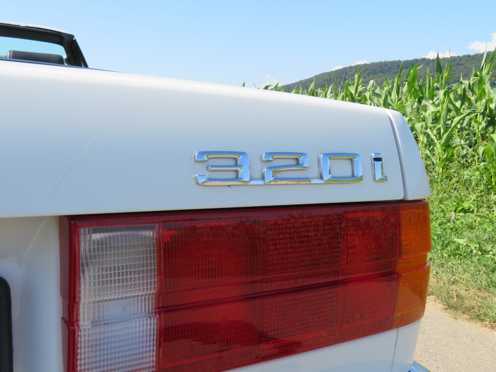 BMW 320i Cabriolet