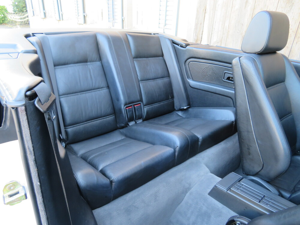 BMW 320i Cabriolet