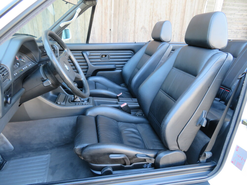 BMW 320i Cabriolet