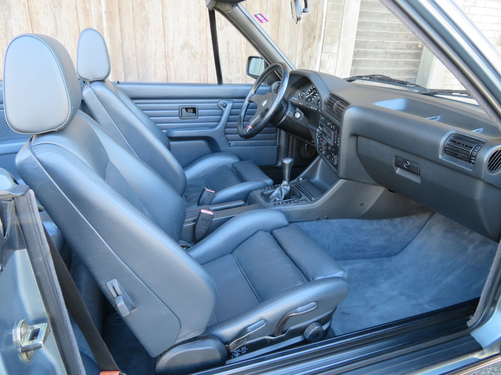 BMW 320i Cabriolet