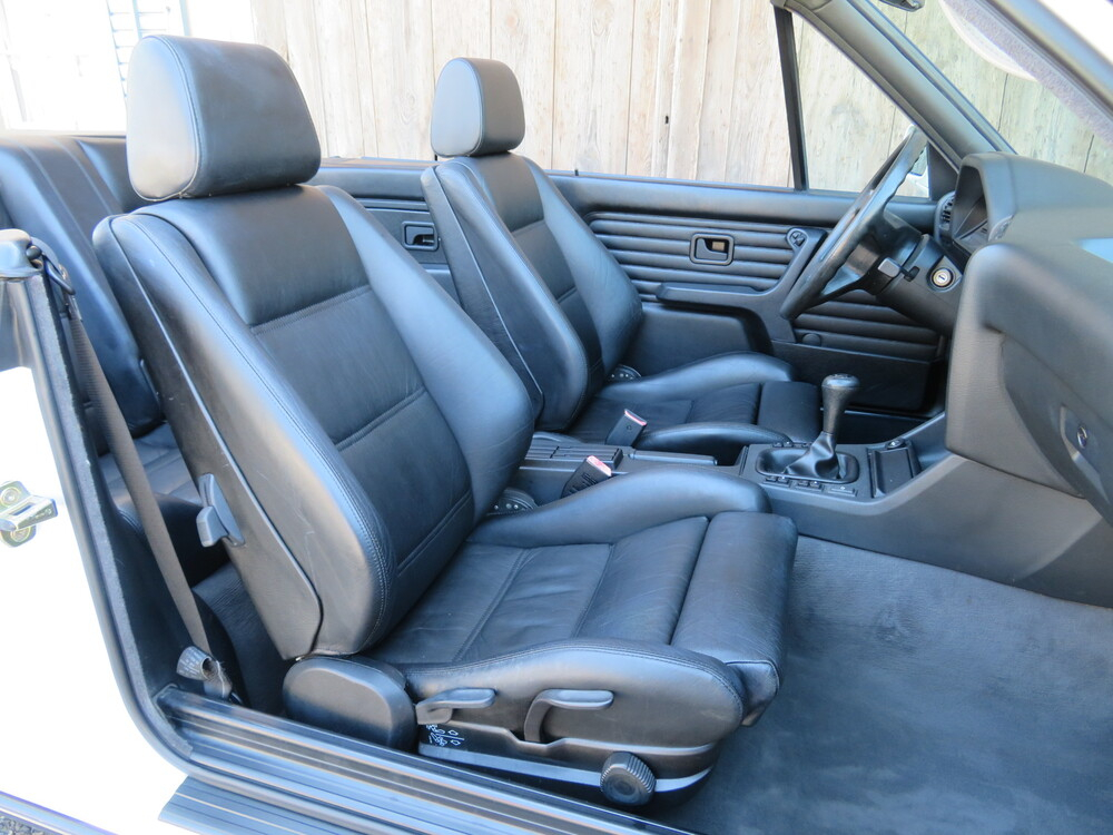 BMW 320i Cabriolet