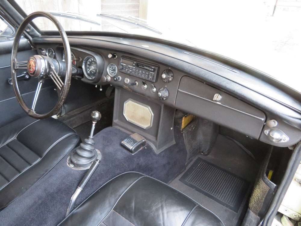 MG MGC GT Coupé