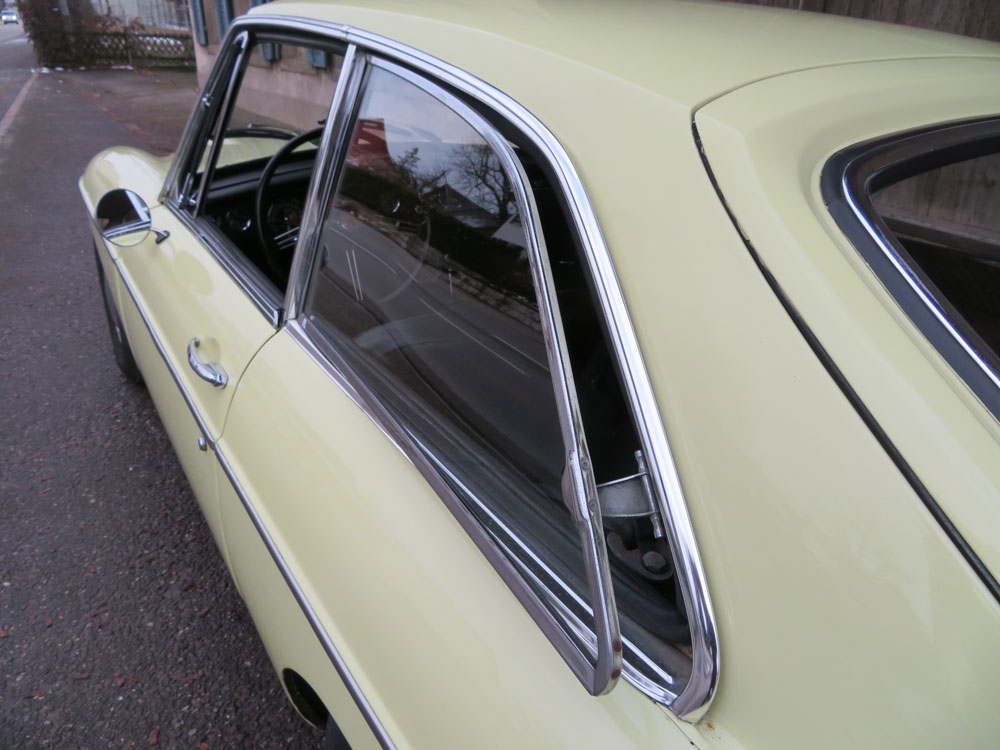 MG MGC GT Coupé