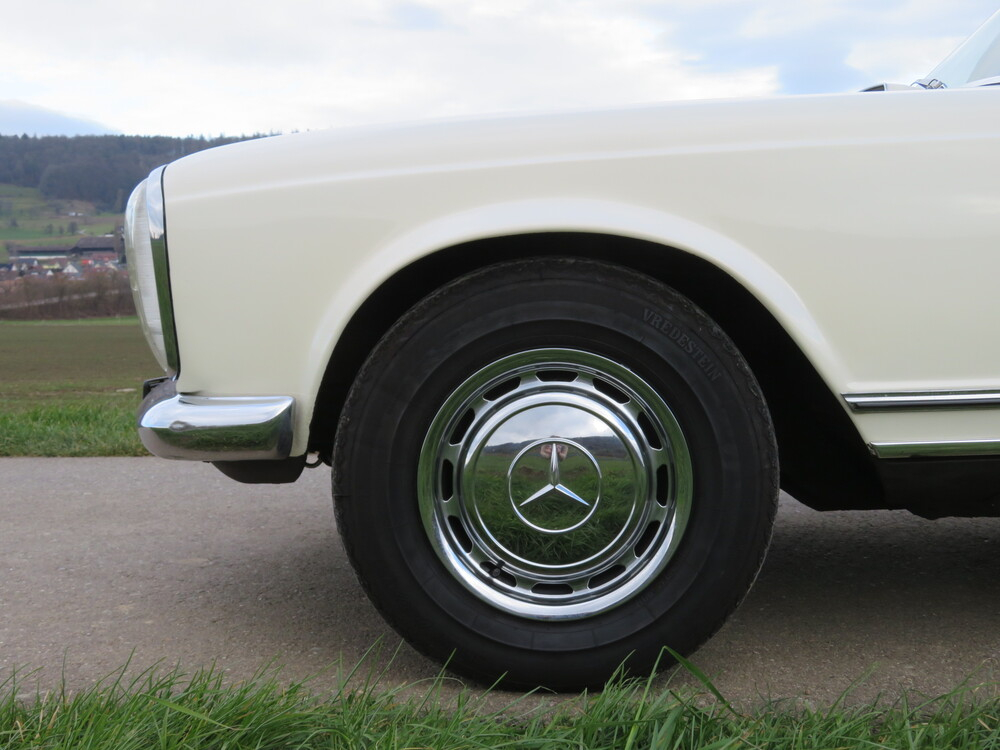 Mercedes-Benz 230 SL Pagode Cabriolet