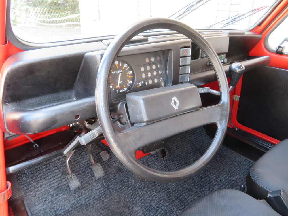 Renault R4 Sinpar (4x4) Limousine